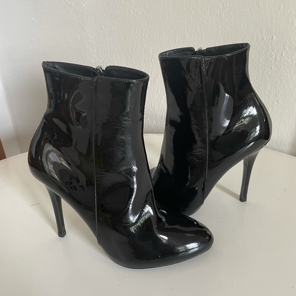 NWOT: Ralph Lauren Collection Black Patent Leather Stiletto Boots - Picture 2 of 13